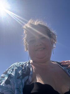 CurvyRosse_ beach breeze and sea Pic