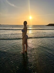 DaisyEmily Honeymoon on the beach Pic 6