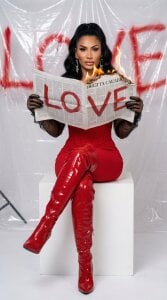 Denise_Taylor V-day Fotka 3