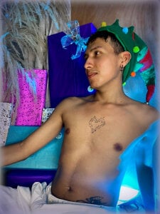 spicy_adonhis sexy christmas Pic