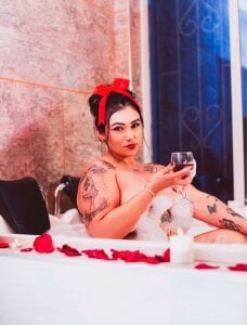 MadissonFord foam bath on our valentine Immagine  3