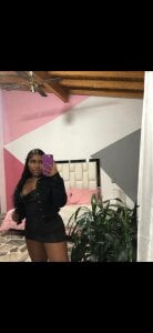 NaomiiHill selfie slika