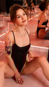 Lily_Mio Lily's tender look รูป  5