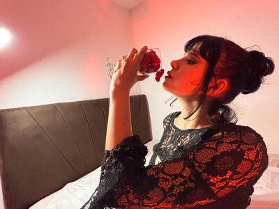 Raven_OA bathe my body in soft petals รูป  3