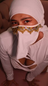 Rashid_Farah111 White Oasis Pic 2