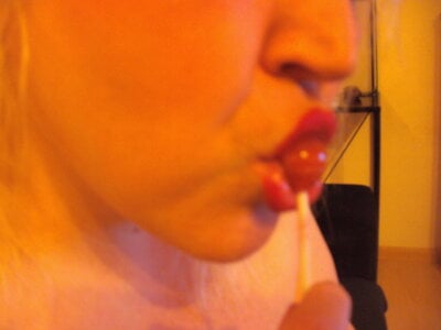 Blasflittchen Lolly im Schlampenmaul Pic 5