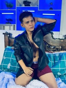 lesbian_Leslie_y_Alizon ALLISON TOMBOY Immagine  9