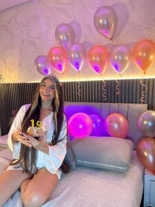 CharloteBrown_ MY BIRTHDAY 🎂 Billede 8