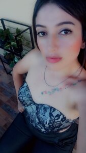 KENIA_DAVIS La reina Pic 2