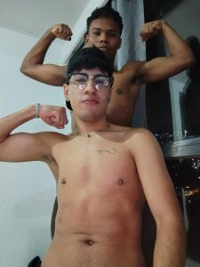 black_men9 kullanıcısının these hot guys albümü -  2 fotoğraf