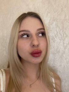 MonaChasey Worthy of your attention?^^ Pic 4