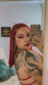 annika_taylor cutie <3 <3 Foto