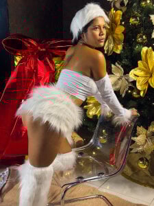 susan_elliot More than a memory I’ll be your christmas🎁 Pic 3