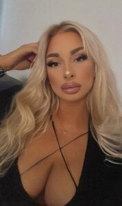 LuxuriaGoddess Public Foto 2