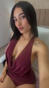 Scarlett_12 red dress Pic 4