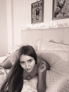 melody-doll Public Foto 6