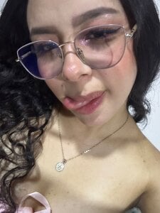 amaris_ferrer🌺kiss图片 2