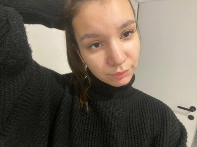 BrynnHolverson cutie me Pic 2