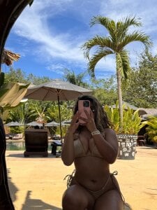 Melina_Ferrer1 sunny day at the pool 🔥 Pic 4