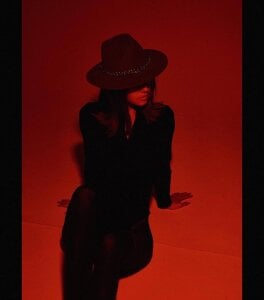 Charmings_054 Public Pic 5