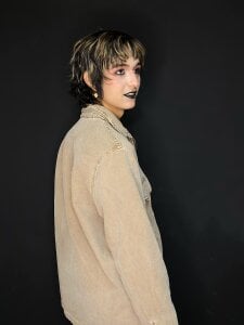 Avril_In_Chains Just Me Pic 5