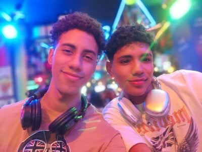 BrawnLove02 PARTYING WITH STEVEN Pic 3