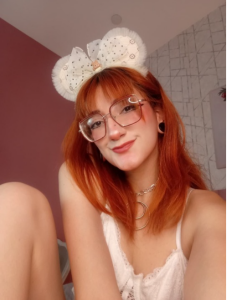 AliisseMoonSweet and flirty nerd🤍 Bild 5