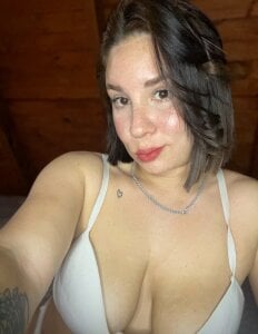 Belubel: Blanco 🤍👀 ( 2 фото)