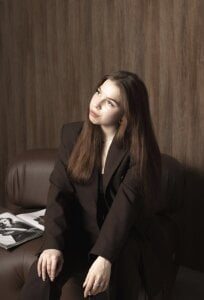 ToniaRoehr Public Pic 4