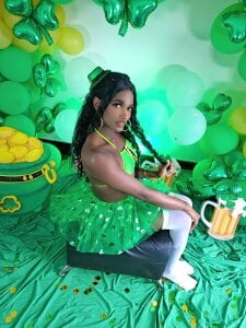 Elektra_Foxx_のGetting lucky on Saint patty’s day!!の枚の写真