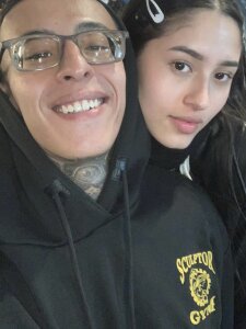 toohotcoupleX Public Foto