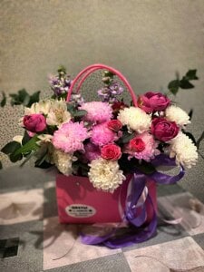 evaharveMy birthday with you @NorthernKnight was wonderful. Thanks for the cake and flowers. I adore you❤️ Bild