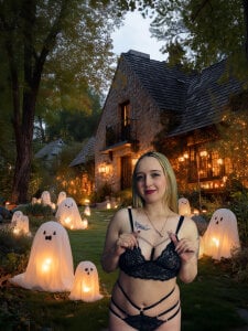 Zdjęcia Liaroberts1 Sweet or naughty? 🥵🎃:  5