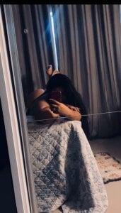 Loveequinn 🖤 Caught myself staring 😌 Pic 3