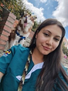 Chloe_Mis: In the uni🙂‍↕️👻 ( 3 фото)