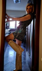 Public od DahliaDew  snímek