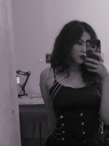 Laura_Karamazov