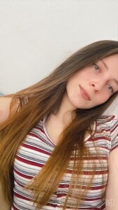 AmbeerWood_ “Don’t look too long… you might fall for me.” Hình 2