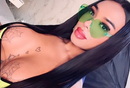 tinaqueen_noa Green vibes, i think of u 💚🥒 Pic 3