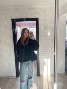 AveryBerkson walk on a day off Pic 3