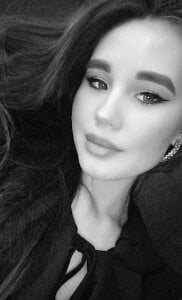 Kira_Veil Public Pic 6