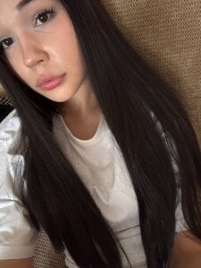 HannaCuteee me again hehe (: Pic 3