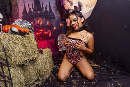 Kristenbread Boo-tiful Trouble Pic 5