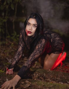 mara_brooksのA kiss... or a bite?の枚の写真