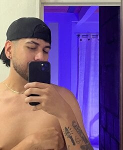 alehot223 Public Pic 5