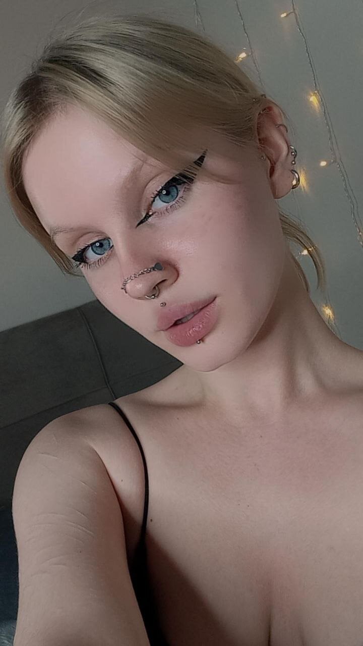 Join Elsapywer Live Sex Chat - Profiles, Reviews, & Porn
