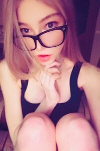 MoniqueYeisley Im Diana Gambar