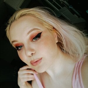 RosesThomas Public Pic 5