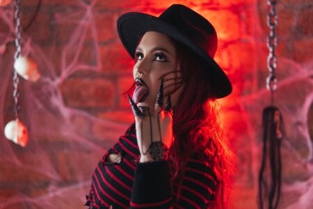 AlejaRosse 💋 “Ven a mis sueños… si te atreves a no despertar.” Pic 4