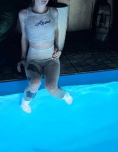 Zdjęcia _Maybe_Baby_ A typical pool party:  6